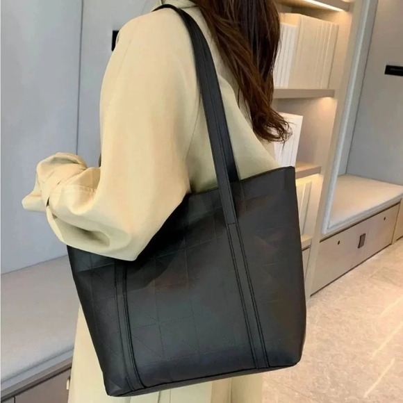 ⚠️Clearance Large Solid Black Shoulder Tote Bag - Picture 2 of 6